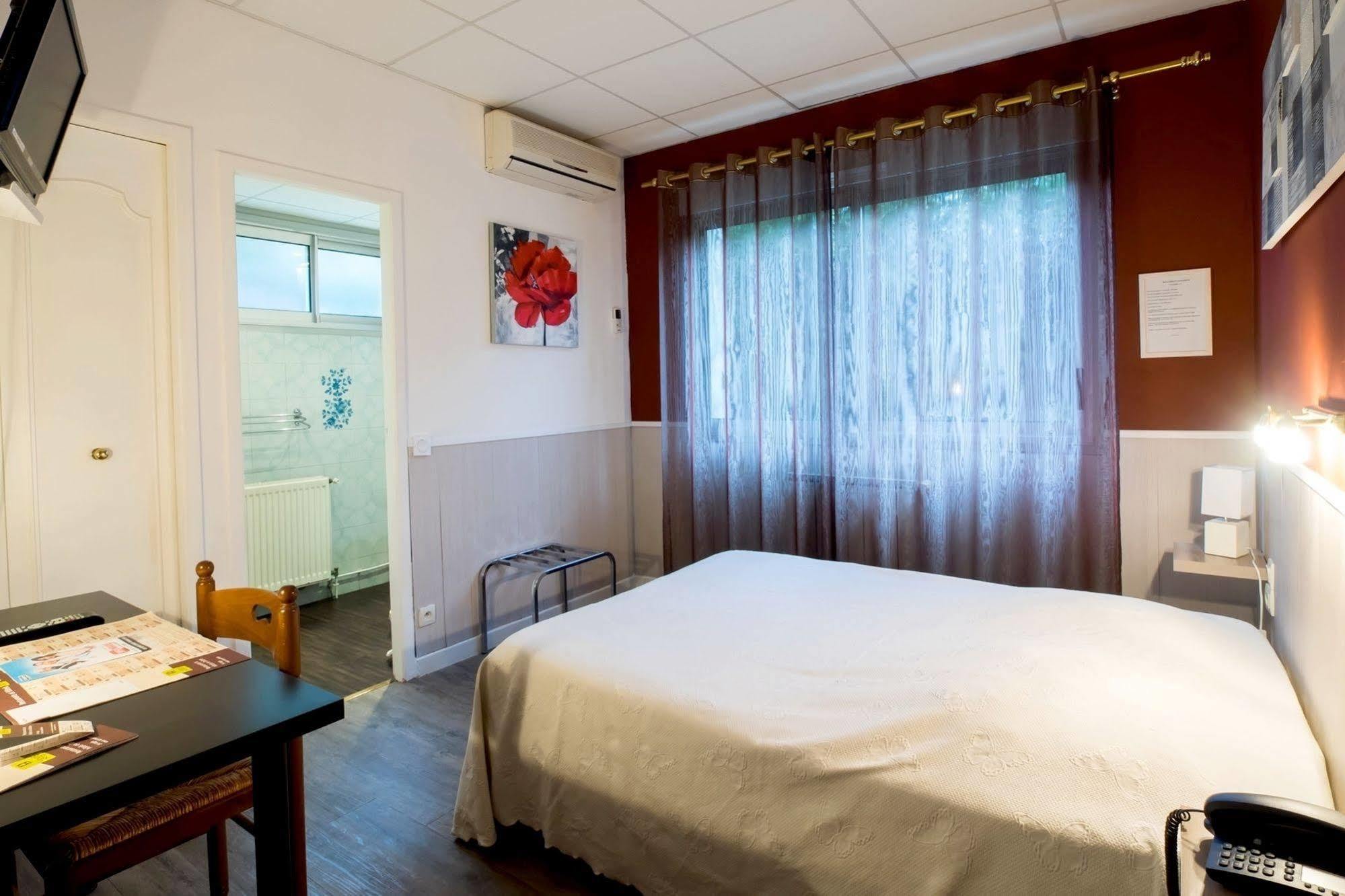 Logis Hotel L'Abricotine Tain-lʼHermitage 외부 사진